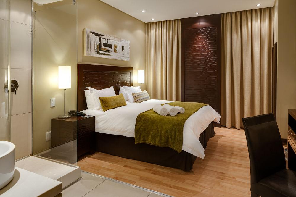 Protea Hotel By Marriott Transit O.R. Tambo Airport Kempton Park Exterior foto