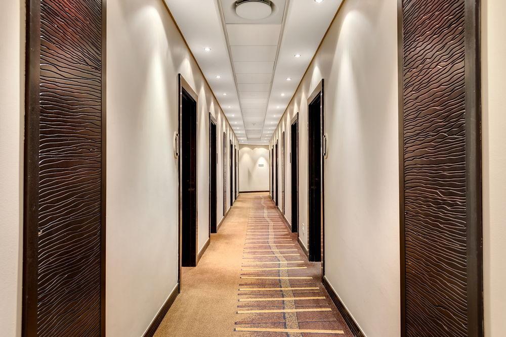 Protea Hotel By Marriott Transit O.R. Tambo Airport Kempton Park Exterior foto