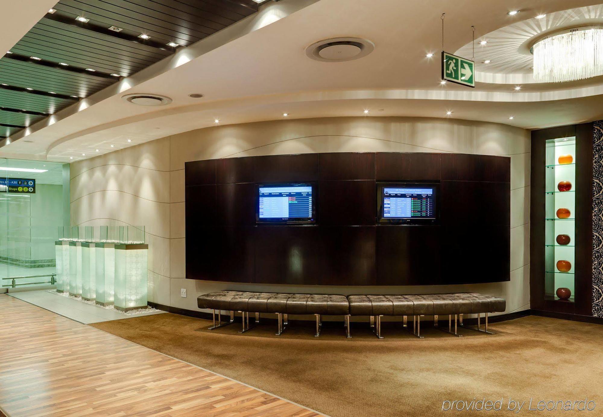Protea Hotel By Marriott Transit O.R. Tambo Airport Kempton Park Exterior foto